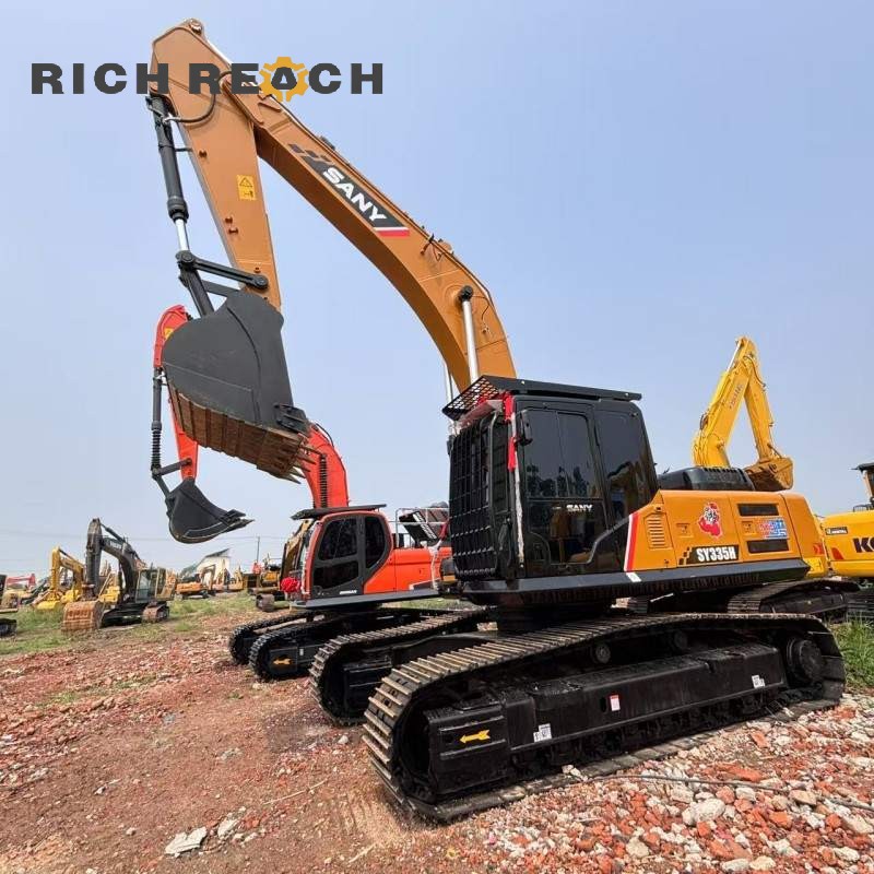 Track shoes and sprocket of a 2025 SANY 335H excavator, 33-ton machine for heavy excavation, $37,500